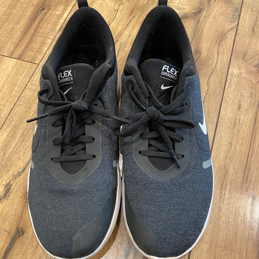 Nike tennis shoes